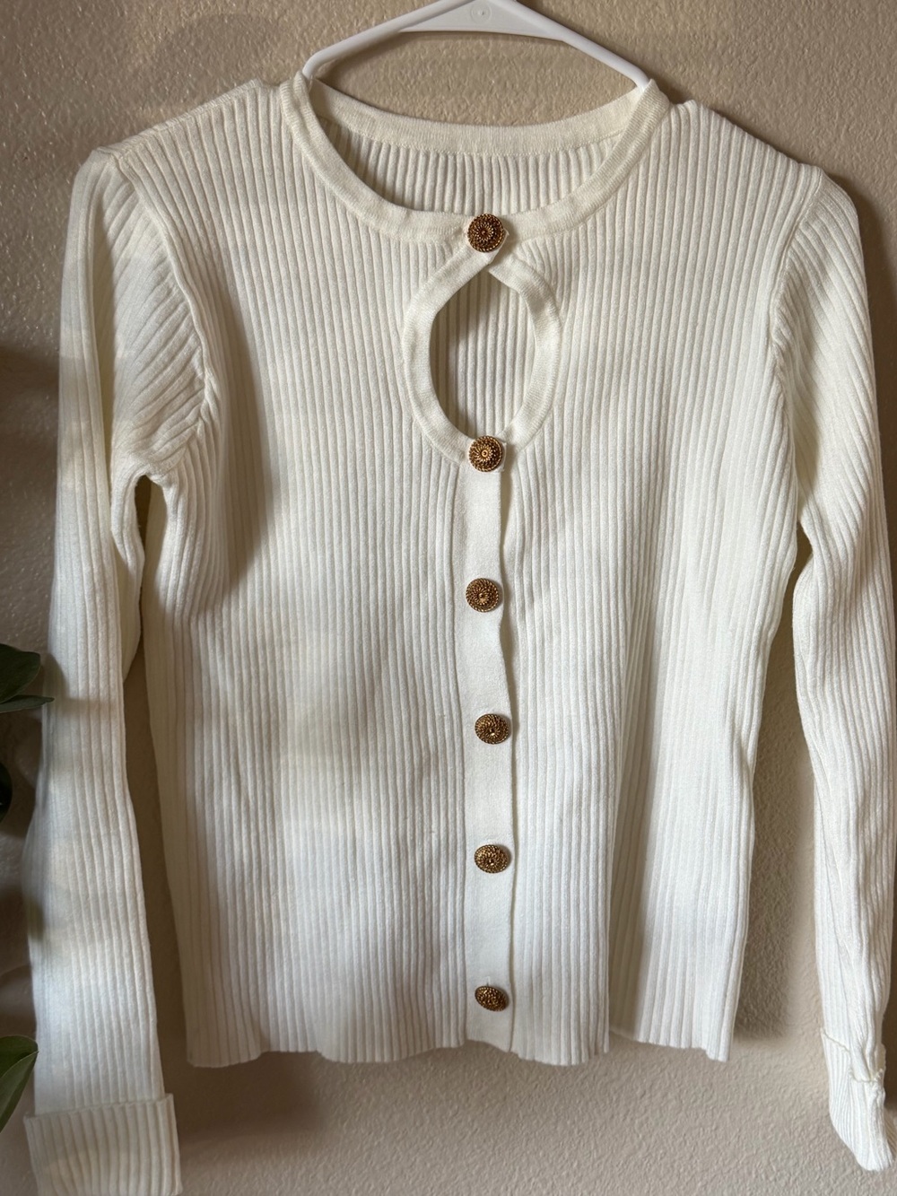 Commense Ribbed Top with Gold buttons